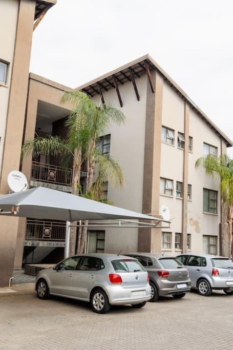 Apartamento Pamuzinda Airbnb At Urban Cove Mbombela Exterior foto